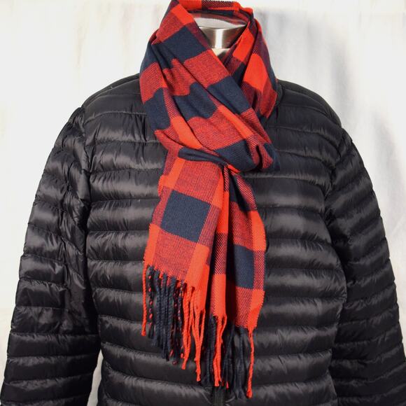 New Lands End Rectangle Winter Scarf Red & Black Check Acrylic Fringe 16" x 72" - Picture 5 of 7